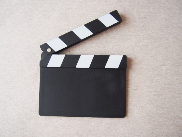 カチンコの画像